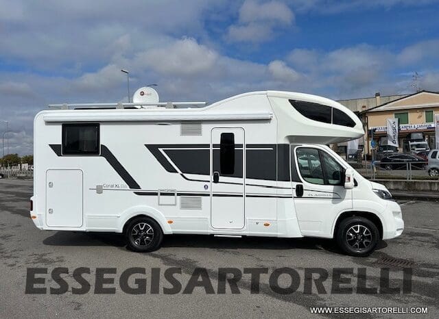 ADRIA CORAL XL A 670 SL 01/2022 LETTI GEMELLI, GARAGE E GANCIO TRAINO, WEBASTO pieno