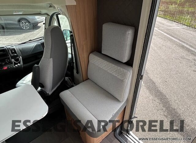 ADRIA CORAL XL A 670 SL 01/2022 LETTI GEMELLI, GARAGE E GANCIO TRAINO, WEBASTO pieno