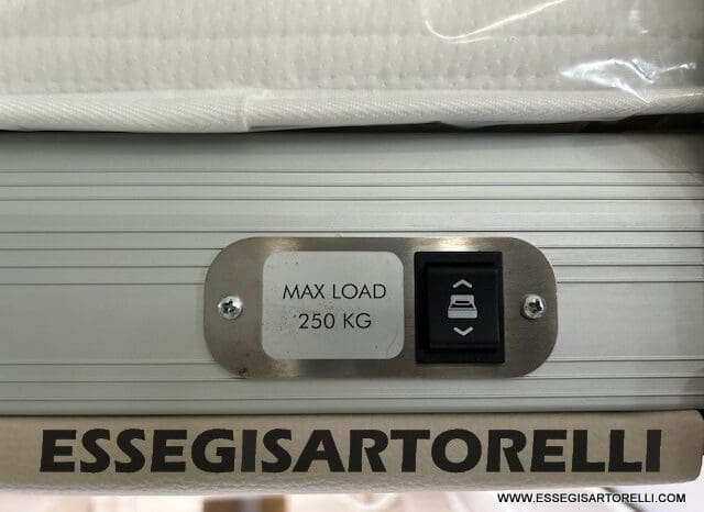 CHAUSSON SPORTLINE V 690 CAMBIO AUTOMATICO SERIE VAN 636 CM MAXI MATRIMONIALE ELETTRICO BASCULANTE 2025 pieno