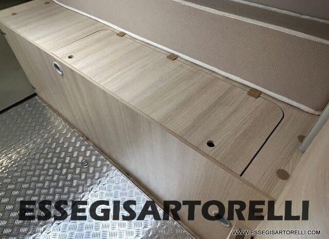 CHAUSSON SPORTLINE V 690 CAMBIO AUTOMATICO SERIE VAN 636 CM MAXI MATRIMONIALE ELETTRICO BASCULANTE 2025 pieno