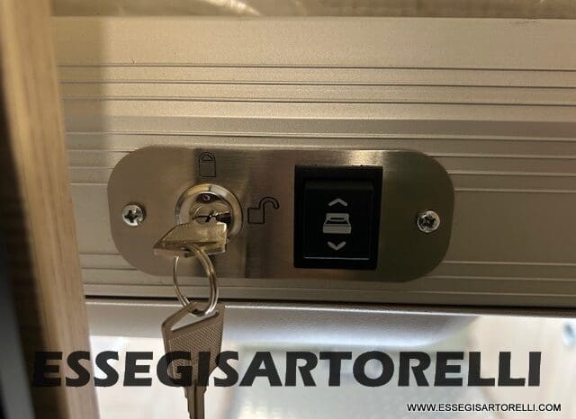 CHAUSSON SPORTLINE V 690 CAMBIO AUTOMATICO SERIE VAN 636 CM MAXI MATRIMONIALE ELETTRICO BASCULANTE 2025 pieno