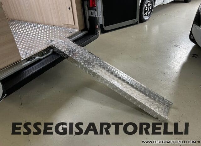 CHAUSSON SPORTLINE V 690 CAMBIO AUTOMATICO SERIE VAN 636 CM MAXI MATRIMONIALE ELETTRICO BASCULANTE 2025 pieno