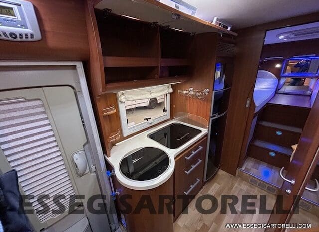 MOTORHOME MOBILVETTA K-YACHT MH 84 GEMELLI E GARAGE 150 CV POWER 2012 EURO 5 pieno