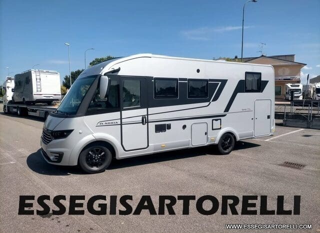 ADRIA SONIC SUPREME EDITION 700 DL ALDE GARAGE 140 cv letti gemelli GAMMA 2025 FACE TO FACE pieno