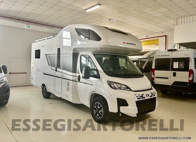 ADRIA NEW CORAL XL A 660 SL GAMMA 2025 LETTI GEMELLI NEW DUCATO MY 25 pieno