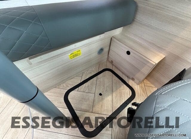 CHAUSSON SPORTLINE V 594 SERIE VAN 599 CM MATRIMONIALE IN CODA 2025 pieno