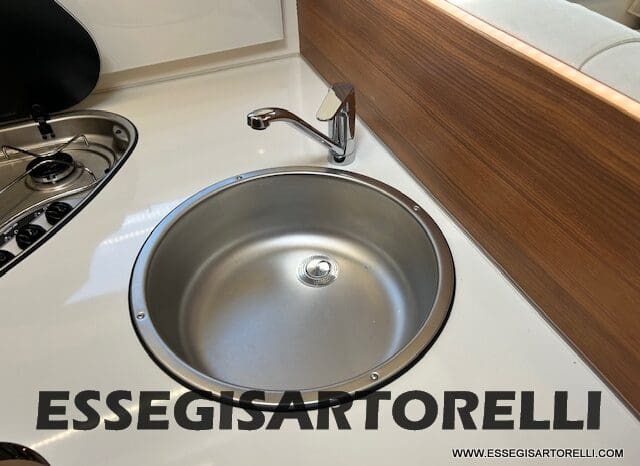 ELNAGH BARON 560 SEMINTEGRALE GARAGE E BASCULANTE 699 CM 2021 pieno