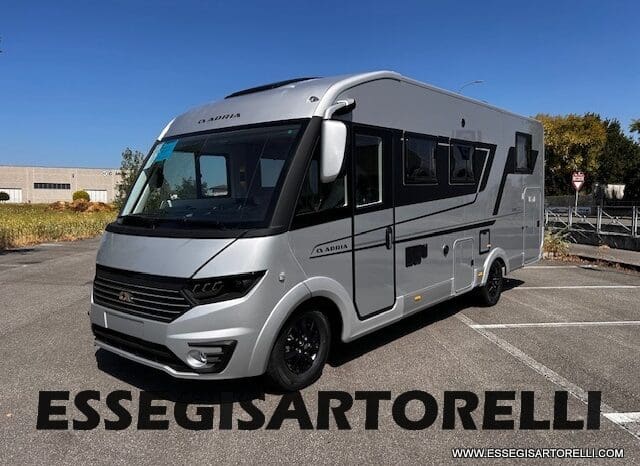 ADRIA SONIC SUPREME EDITION 700 DL ALDE GARAGE 140 cv letti gemelli GAMMA 2025 FACE TO FACE pieno
