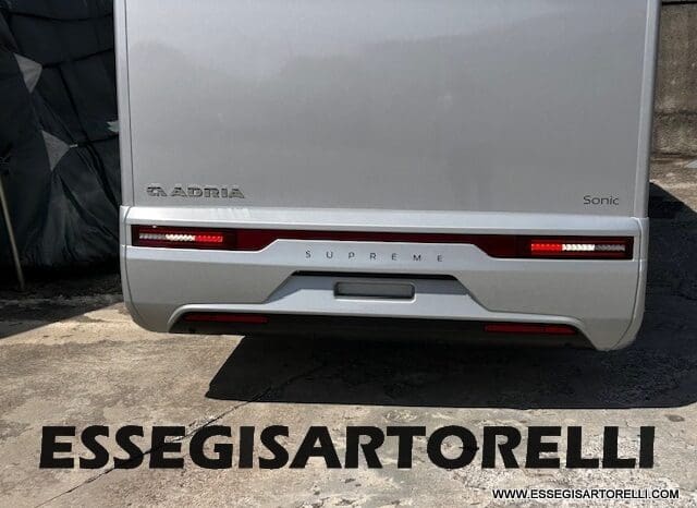 ADRIA SONIC SUPREME EDITION 700 DL ALDE GARAGE 140 cv letti gemelli GAMMA 2025 FACE TO FACE pieno