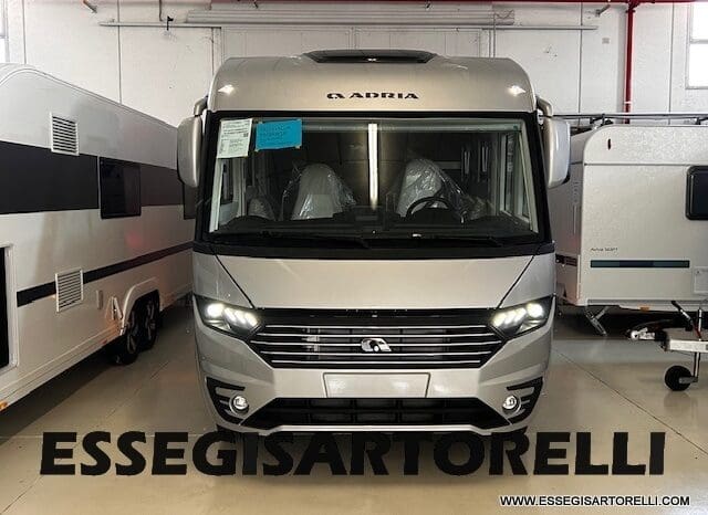 ADRIA SONIC SUPREME EDITION 700 DL ALDE GARAGE 140 cv letti gemelli GAMMA 2025 FACE TO FACE pieno