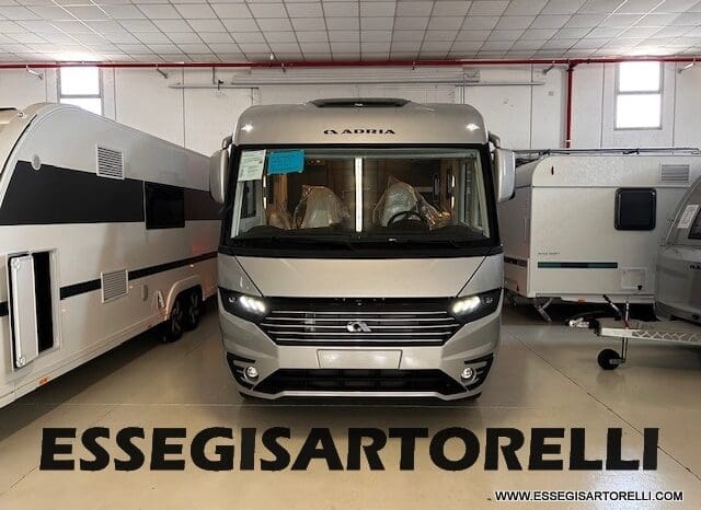 ADRIA SONIC SUPREME EDITION 700 DL ALDE GARAGE 140 cv letti gemelli GAMMA 2025 FACE TO FACE pieno