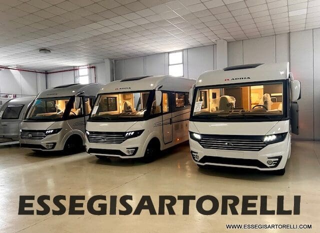 ADRIA SONIC SUPREME EDITION 700 DL ALDE GARAGE 140 cv letti gemelli GAMMA 2025 FACE TO FACE pieno