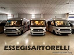 ADRIA SONIC SUPREME EDITION 700 DL ALDE GARAGE 140 cv letti gemelli GAMMA 2025 FACE TO FACE pieno