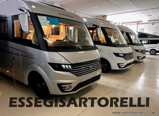 ADRIA SONIC SUPREME EDITION 700 DL ALDE GARAGE 140 cv letti gemelli GAMMA 2025 FACE TO FACE pieno