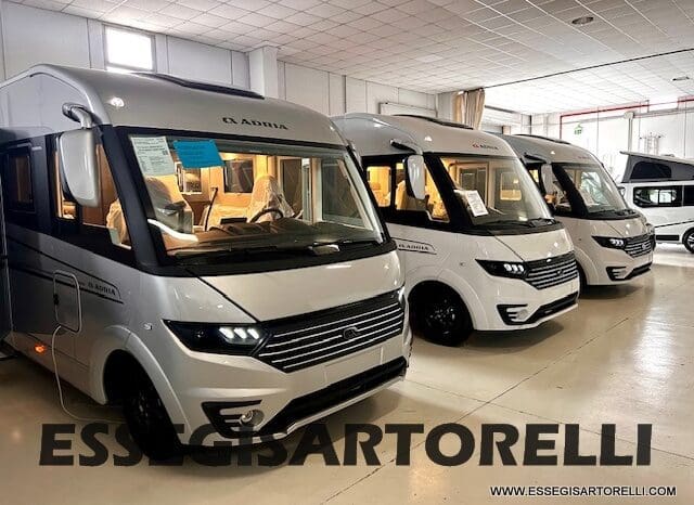 ADRIA SONIC SUPREME EDITION 700 DL ALDE GARAGE 140 cv letti gemelli GAMMA 2025 FACE TO FACE pieno