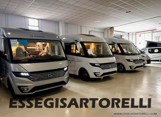 ADRIA SONIC SUPREME EDITION 700 DL ALDE GARAGE 140 cv letti gemelli GAMMA 2025 FACE TO FACE pieno