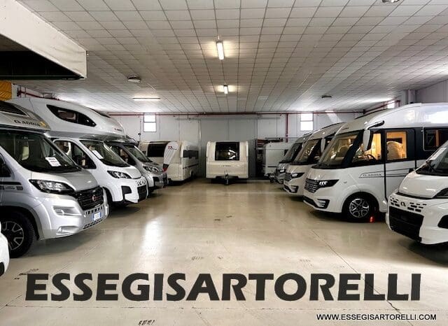 ADRIA SONIC SUPREME EDITION 700 DL ALDE GARAGE 140 cv letti gemelli GAMMA 2025 FACE TO FACE pieno