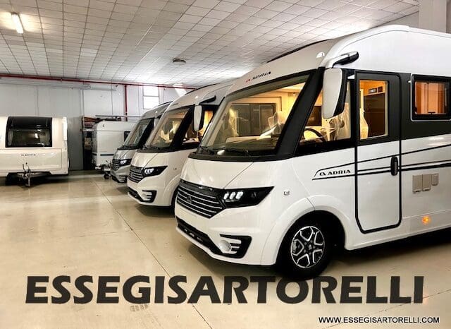 ADRIA SONIC SUPREME EDITION 700 DL ALDE GARAGE 140 cv letti gemelli GAMMA 2025 FACE TO FACE pieno