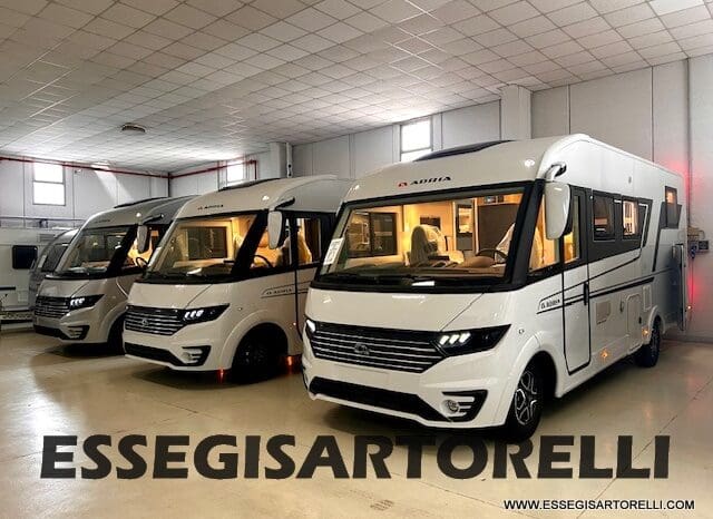 ADRIA SONIC SUPREME EDITION 700 DL ALDE GARAGE 140 cv letti gemelli GAMMA 2025 FACE TO FACE pieno