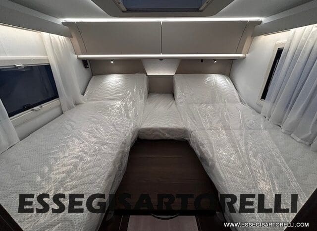 ADRIA SONIC SUPREME EDITION 700 DL ALDE GARAGE 140 cv letti gemelli GAMMA 2025 FACE TO FACE pieno