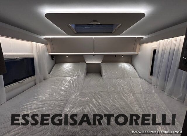 ADRIA SONIC SUPREME EDITION 700 DL ALDE GARAGE 140 cv letti gemelli GAMMA 2025 FACE TO FACE pieno