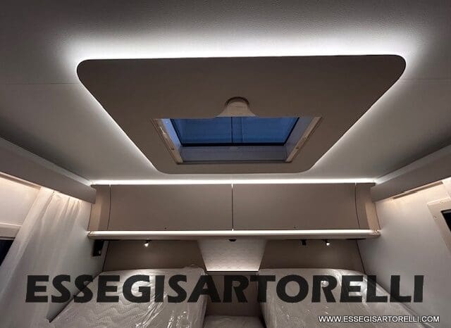 ADRIA SONIC SUPREME EDITION 700 DL ALDE GARAGE 140 cv letti gemelli GAMMA 2025 FACE TO FACE pieno