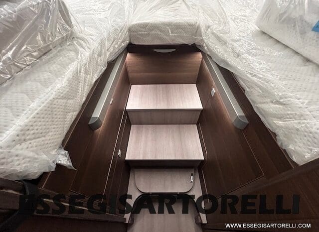 ADRIA SONIC SUPREME EDITION 700 DL ALDE GARAGE 140 cv letti gemelli GAMMA 2025 FACE TO FACE pieno