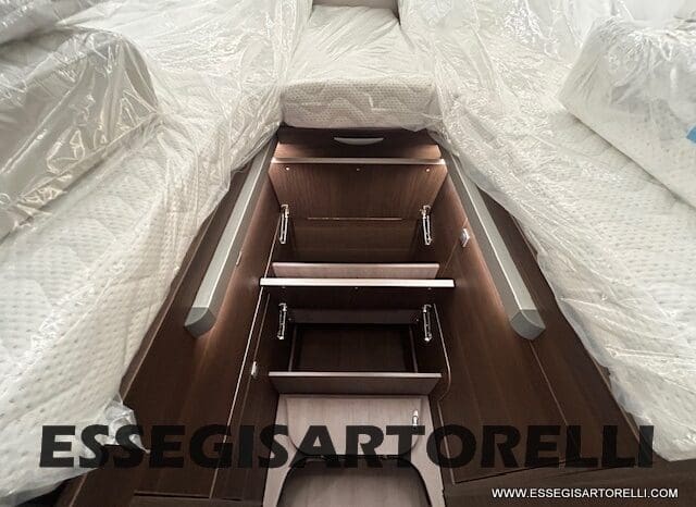 ADRIA SONIC SUPREME EDITION 700 DL ALDE GARAGE 140 cv letti gemelli GAMMA 2025 FACE TO FACE pieno