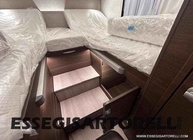 ADRIA SONIC SUPREME EDITION 700 DL ALDE GARAGE 140 cv letti gemelli GAMMA 2025 FACE TO FACE pieno