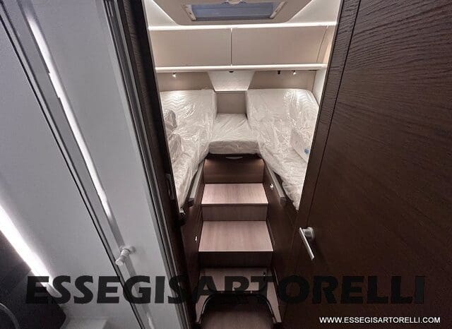 ADRIA SONIC SUPREME EDITION 700 DL ALDE GARAGE 140 cv letti gemelli GAMMA 2025 FACE TO FACE pieno
