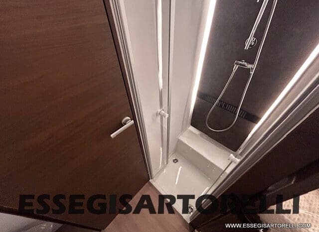 ADRIA SONIC SUPREME EDITION 700 DL ALDE GARAGE 140 cv letti gemelli GAMMA 2025 FACE TO FACE pieno