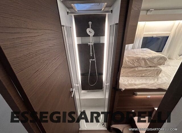 ADRIA SONIC SUPREME EDITION 700 DL ALDE GARAGE 140 cv letti gemelli GAMMA 2025 FACE TO FACE pieno