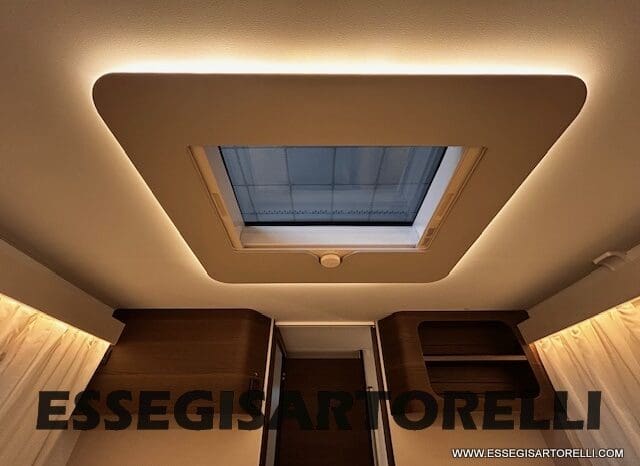 ADRIA SONIC SUPREME EDITION 700 DL ALDE GARAGE 140 cv letti gemelli GAMMA 2025 FACE TO FACE pieno