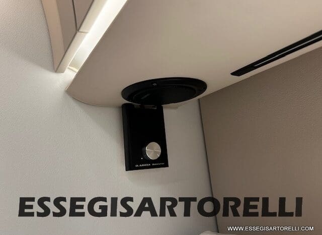 ADRIA SONIC SUPREME EDITION 700 DL ALDE GARAGE 140 cv letti gemelli GAMMA 2025 FACE TO FACE pieno