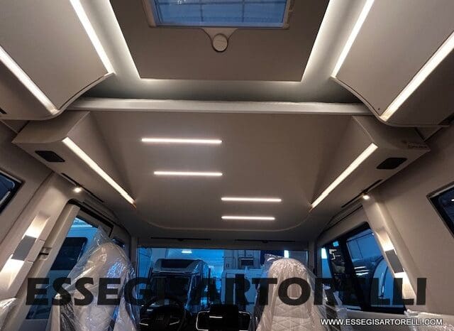 ADRIA SONIC SUPREME EDITION 700 DL ALDE GARAGE 140 cv letti gemelli GAMMA 2025 FACE TO FACE pieno