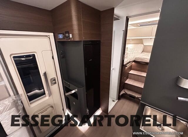 ADRIA SONIC SUPREME EDITION 700 DL ALDE GARAGE 140 cv letti gemelli GAMMA 2025 FACE TO FACE pieno