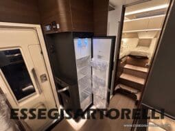 ADRIA SONIC SUPREME EDITION 700 DL ALDE GARAGE 140 cv letti gemelli GAMMA 2025 FACE TO FACE pieno