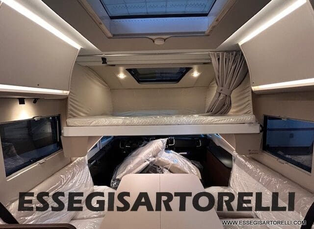 ADRIA SONIC SUPREME EDITION 700 DL ALDE GARAGE 140 cv letti gemelli GAMMA 2025 FACE TO FACE pieno