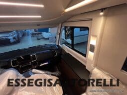 ADRIA SONIC SUPREME EDITION 700 DL ALDE GARAGE 140 cv letti gemelli GAMMA 2025 FACE TO FACE pieno