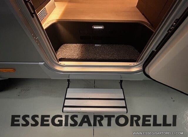 ADRIA SONIC SUPREME EDITION 700 DL ALDE GARAGE 140 cv letti gemelli GAMMA 2025 FACE TO FACE pieno