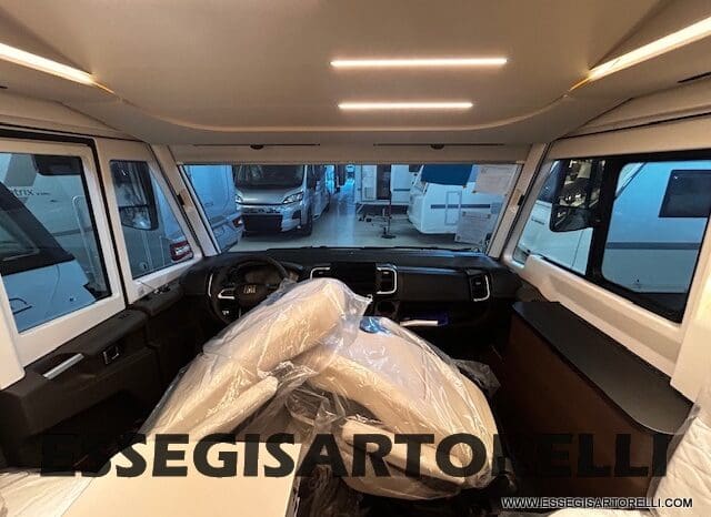 ADRIA SONIC SUPREME EDITION 700 DL ALDE GARAGE 140 cv letti gemelli GAMMA 2025 FACE TO FACE pieno