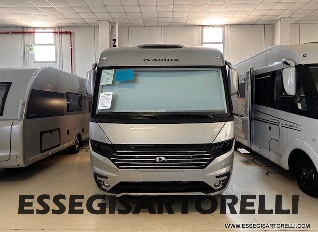 ADRIA SONIC SUPREME EDITION 700 DL ALDE GARAGE 140 cv letti gemelli GAMMA 2025 FACE TO FACE pieno