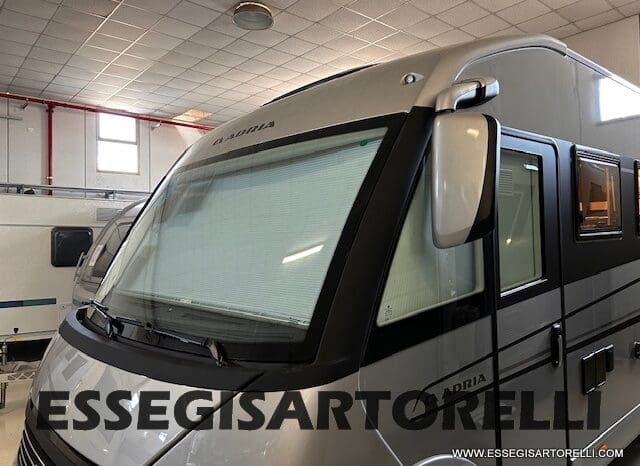 ADRIA SONIC SUPREME EDITION 700 DL ALDE GARAGE 140 cv letti gemelli GAMMA 2025 FACE TO FACE pieno