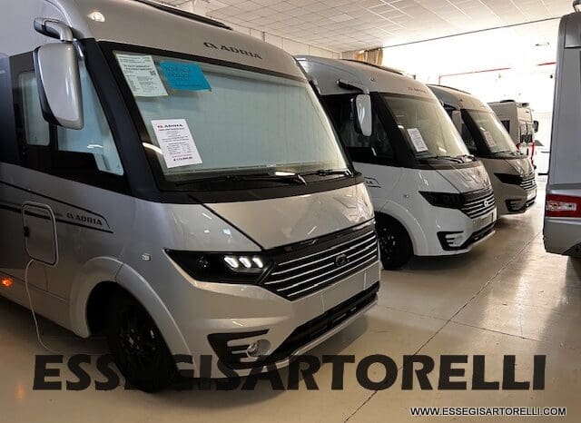 ADRIA SONIC SUPREME EDITION 700 DL ALDE GARAGE 140 cv letti gemelli GAMMA 2025 FACE TO FACE pieno