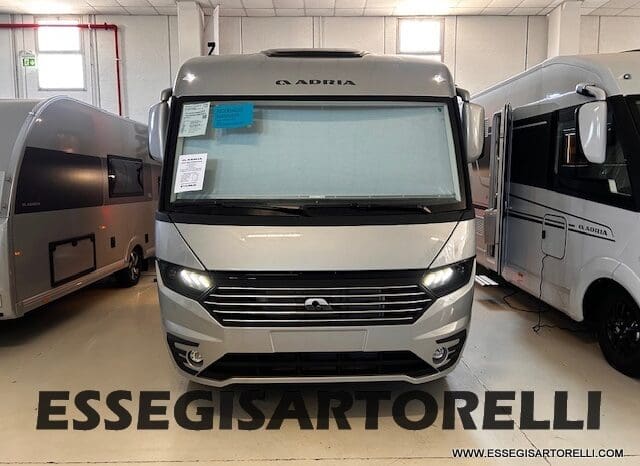 ADRIA SONIC SUPREME EDITION 700 DL ALDE GARAGE 140 cv letti gemelli GAMMA 2025 FACE TO FACE pieno