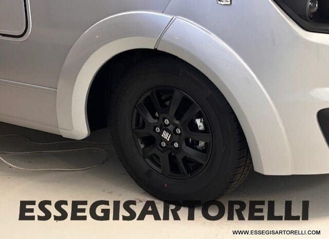 ADRIA SONIC SUPREME EDITION 700 DL ALDE GARAGE 140 cv letti gemelli GAMMA 2025 FACE TO FACE pieno