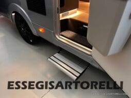 ADRIA SONIC SUPREME EDITION 700 DL ALDE GARAGE 140 cv letti gemelli GAMMA 2025 FACE TO FACE pieno