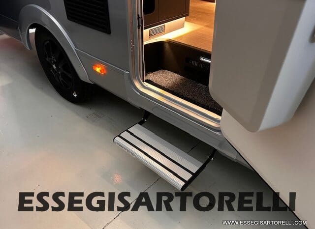 ADRIA SONIC SUPREME EDITION 700 DL ALDE GARAGE 140 cv letti gemelli GAMMA 2025 FACE TO FACE pieno