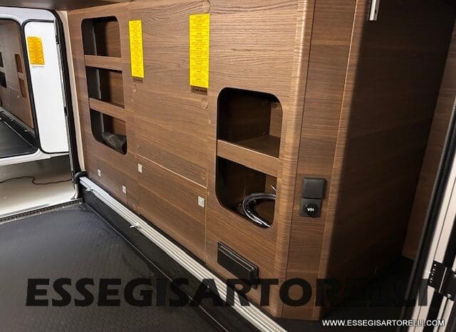 ADRIA SONIC SUPREME EDITION 700 DL ALDE GARAGE 140 cv letti gemelli GAMMA 2025 FACE TO FACE pieno