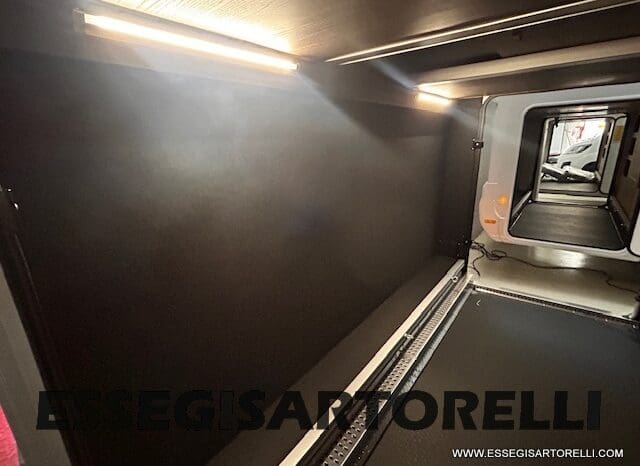 ADRIA SONIC SUPREME EDITION 700 DL ALDE GARAGE 140 cv letti gemelli GAMMA 2025 FACE TO FACE pieno